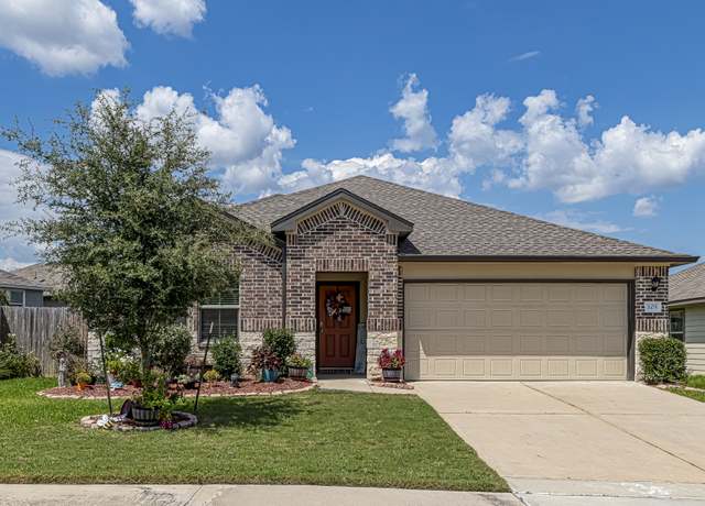 Property at 105 Blanco Dr, Huntsville, TX 77340, 4 beds, 2 baths