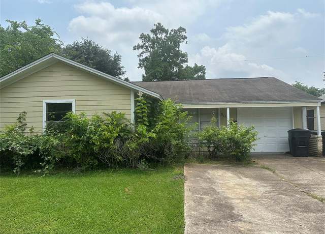Property at 3118 Dacca Dr, Houston, TX 77051, 3 beds, 1 bath
