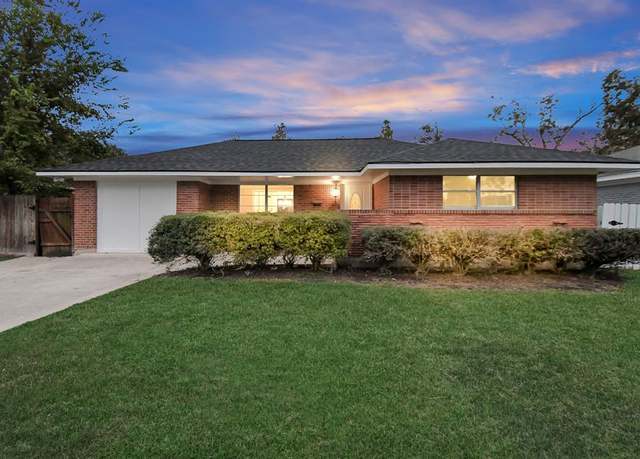 Property at 555 Globe St, Houston, TX 77034, 4 beds, 2 baths