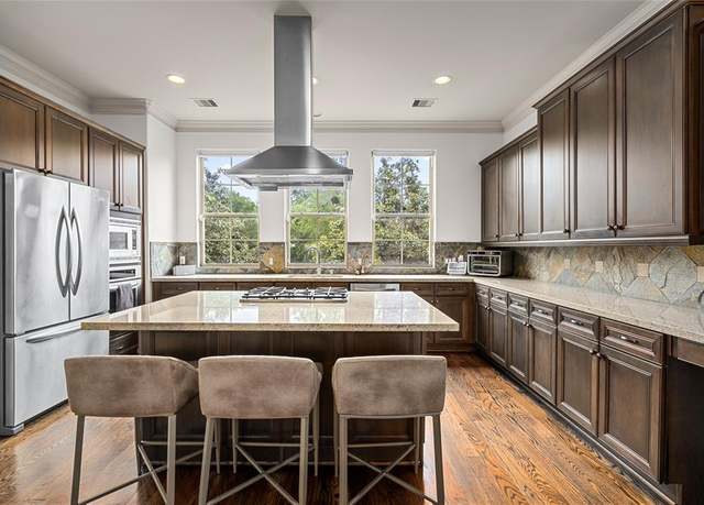 Property at 1616 Nevada St, Houston, TX 77006, 3 beds, 3 baths
