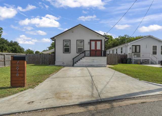 Property at 7393 Fairway Dr Unit B, Houston, TX 77087, 3 beds, 2 baths