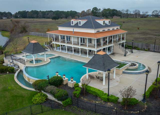 Property at 12917 French Quarter Dr, Willis, TX 77318