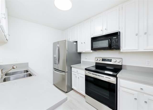 Property at 11711 Memorial Dr #129, Houston, TX 77024, 2 beds, 1.5 baths