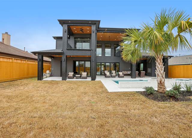 Property at 3902 Charleston St, Houston, TX 77021, 5 beds, 5 baths
