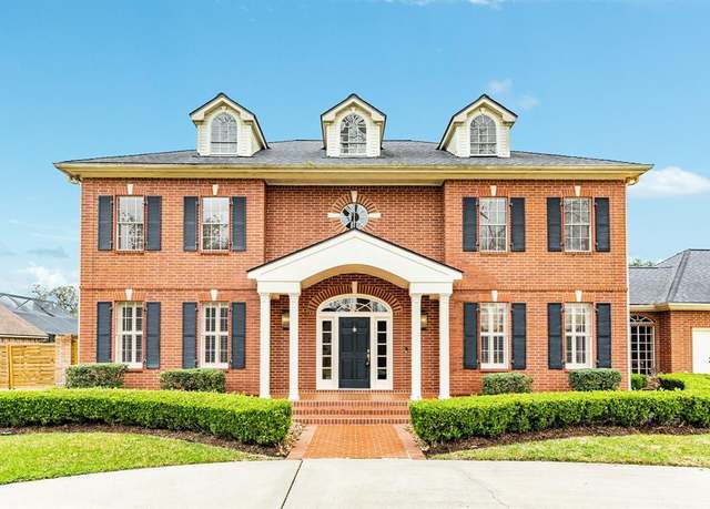 Property at 133 Dewberry Dr, Lake Jackson, TX 77566, 4 beds, 4 baths