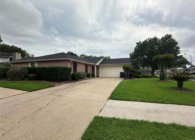Property at 2934 Poplar Creek Ln, Pearland, TX 77584, 3 beds, 2 baths