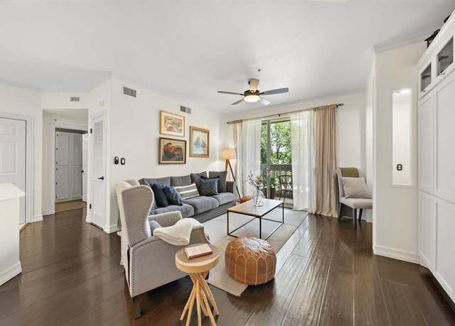 Property at 2111 Welch St Unit B212, Houston, TX 77019, 2 beds, 2 baths