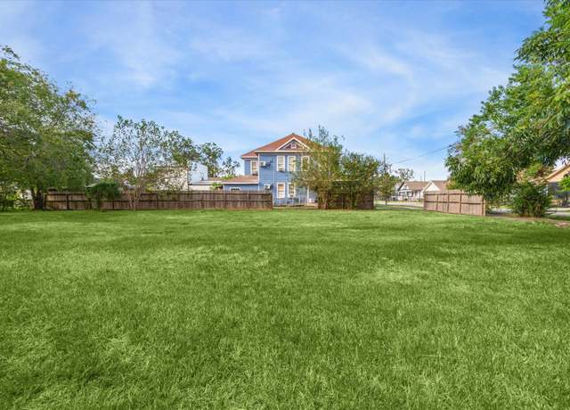 Property at 220 Latham St, Houston, TX 77011