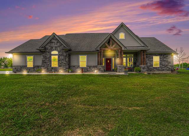 Property at 7082 County Road 98, Alvin, TX 77511, 3 beds, 2 baths