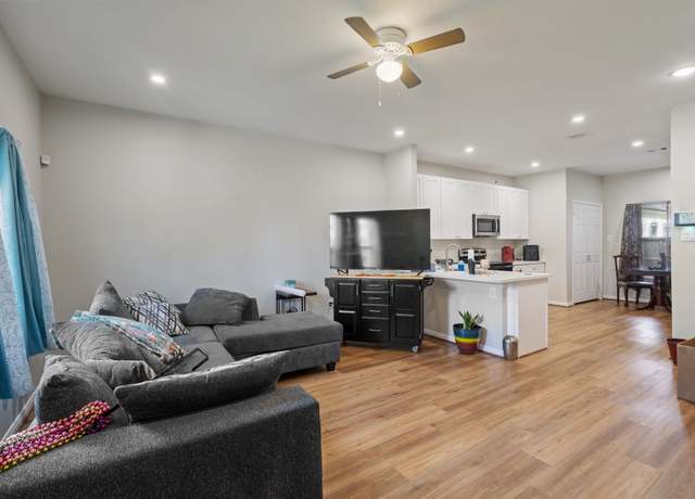 Property at 7921 Sparta St, Houston, TX 77028, 3 beds, 2 baths
