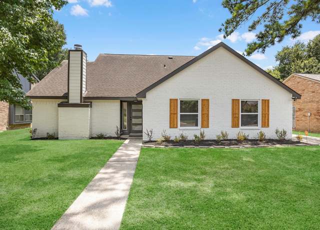 Property at 10015 Crescent Moon Dr, Houston, TX 77064, 5 beds, 3 baths