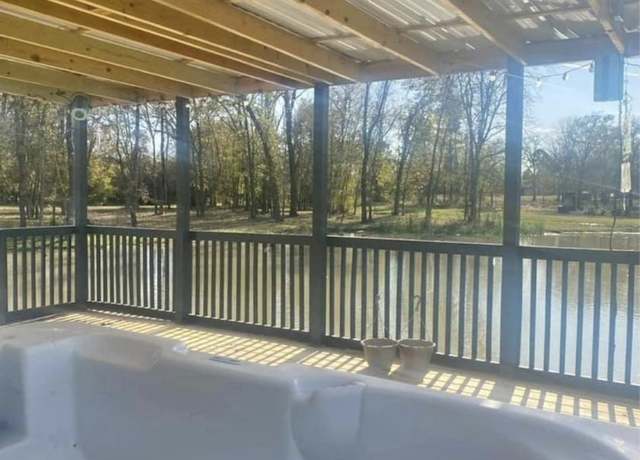 Property at 10 A Park Lane Ln, Huntsville, TX 77320, 3 beds, 2 baths