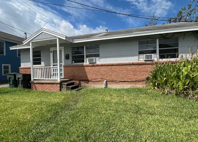 Property at 1611 20th St, Galveston, TX 77550, 3 beds, 1 bath