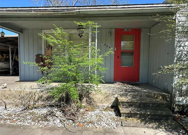 Property at 7025 Shannon St, Hitchcock, TX 77563, 4 beds, 2 baths