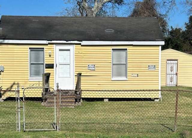 Property at 2013 Rosalee St, La Marque, TX 77568, 3 beds, 1 bath