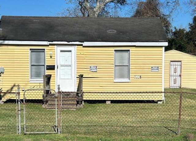 Property at 2013 Rosalee St, La Marque, TX 77568, 3 beds, 1 bath