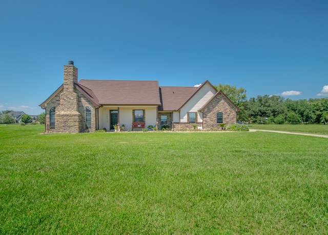 Property at 302 Mayad Blvd, Rosharon, TX 77583, 3 beds, 2.5 baths