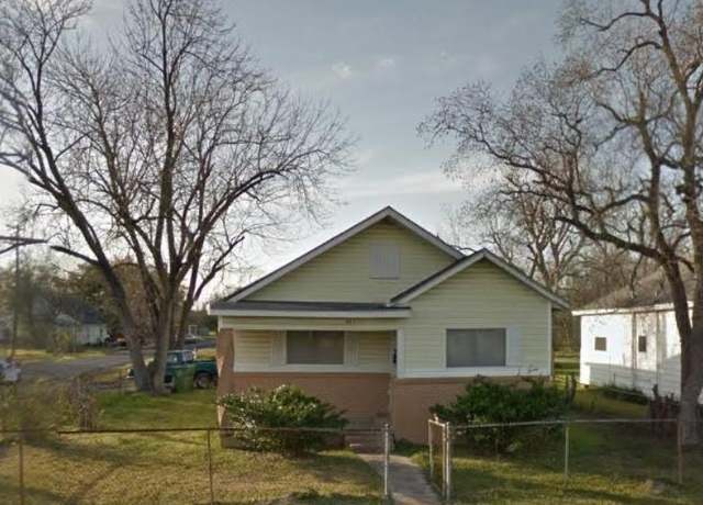 Property at 801 13th St, Port Arthur, TX 77640, 3 beds, 1 bath
