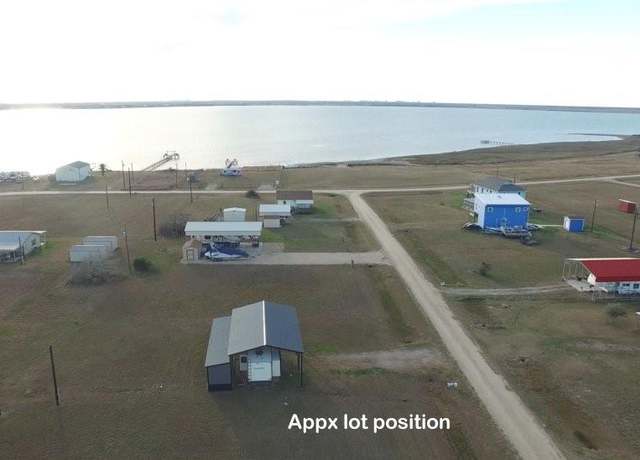 Property at 456 Seahorse Dr, Palacios, TX 77465