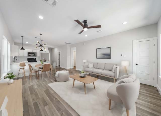 Property at 232 E 38th St, Houston, TX 77018, 2 beds, 2 baths
