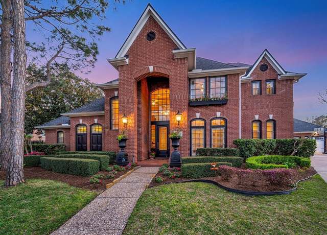 Property at 1902 Tangle Pines Ct, Houston, TX 77062, 4 beds, 4.5 baths