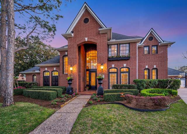 Property at 1902 Tangle Pines Ct, Houston, TX 77062, 4 beds, 4.5 baths