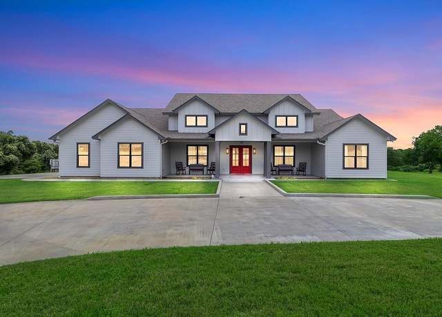 Property at 779 County Road 532a, Hallettsville, TX 77964, 4 beds, 3.5 baths