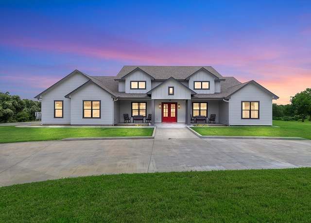 Property at 779 County Road 532a, Hallettsville, TX 77964, 4 beds, 3.5 baths