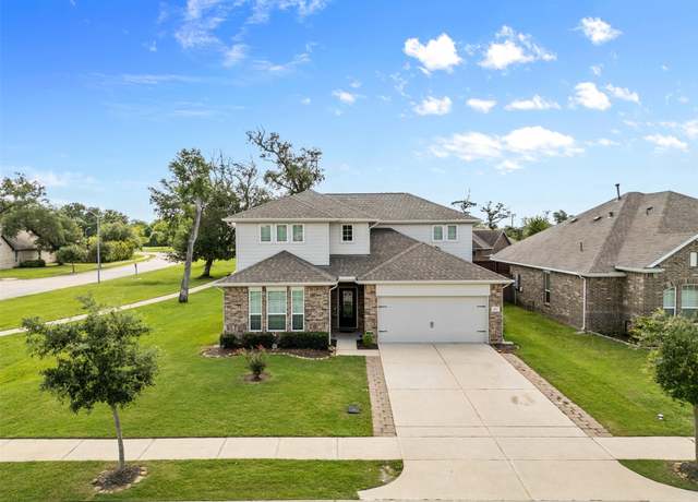 Property at 207 Canvasback Dr, Clute, TX 77531, 4 beds, 3 baths