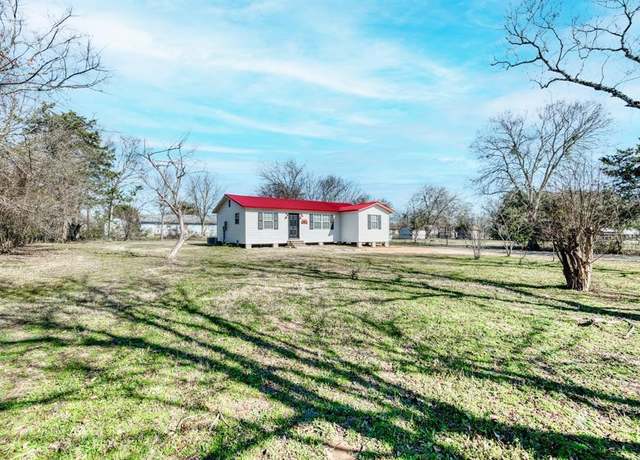 Property at 9393 Willow St, Midway, TX 75852, 3 beds, 2 baths