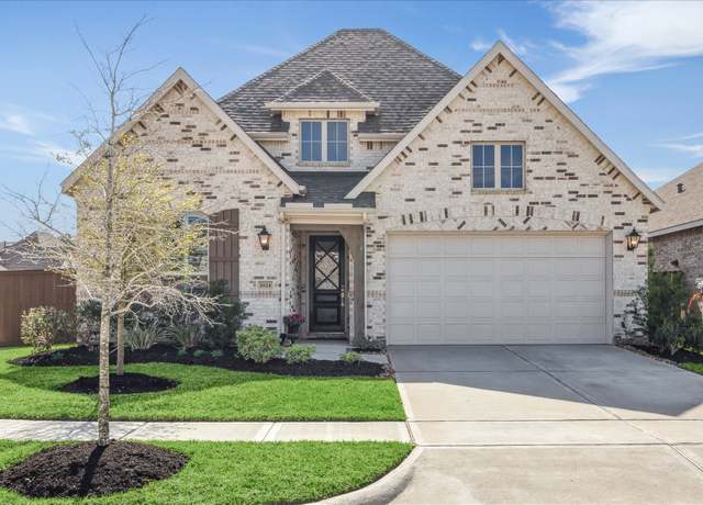 Property at 1024 Goose Creek St, Webster, TX 77598, 4 beds, 3.5 baths