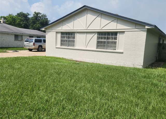 Property at 8718 Glen Shadow Dr, Houston, TX 77088, 3 beds, 2 baths
