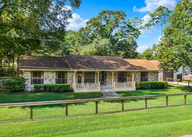 Property at 552 Dogwood Dr, Willis, TX 77378, 3 beds, 2.5 baths
