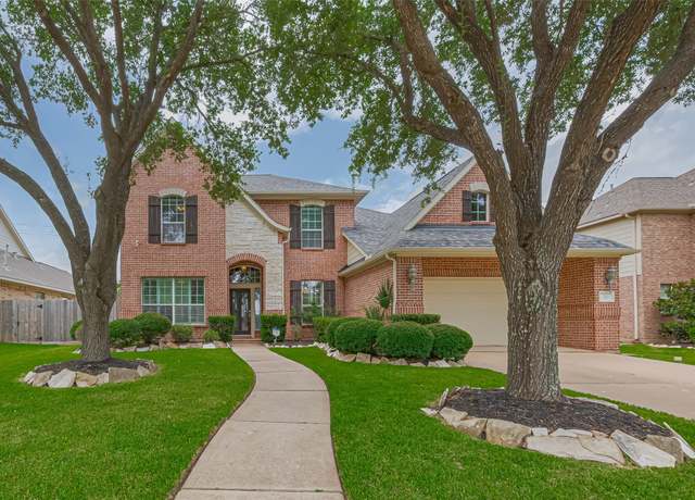 Property at 3415 Monarch Meadow Ln, Pearland, TX 77581, 5 beds, 2.5 baths
