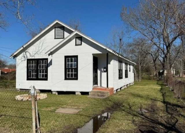 Property at 3950 Scranton St, Beaumont, TX 77703, 2 beds, 1 bath