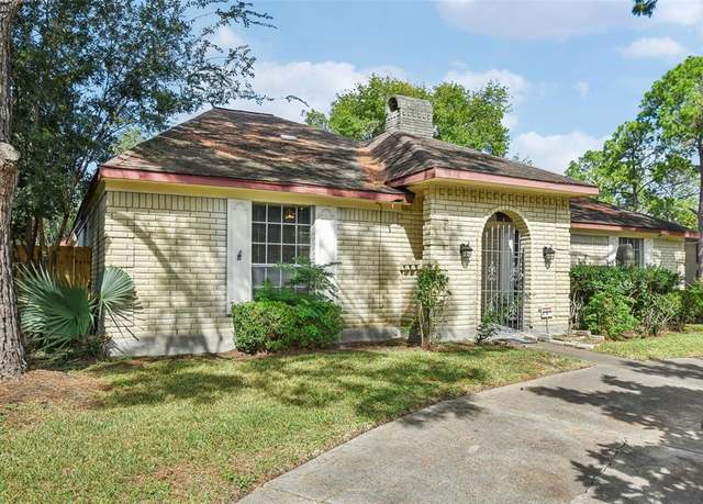 Property at 5502 Moss Glenn Ln, Houston, TX 77088, 3 beds, 2.5 baths