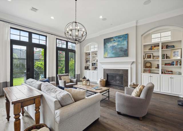 Property at 1124 Mosaico Ln, Houston, TX 77055, 4 beds, 3.5 baths