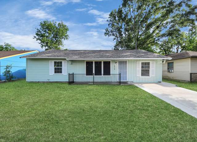Property at 4918 Perry St, Houston, TX 77021, 3 beds, 2 baths