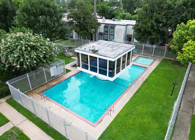 Property at 10174 Beekman Place Dr, Houston, TX 77043, 3 beds, 2.5 baths