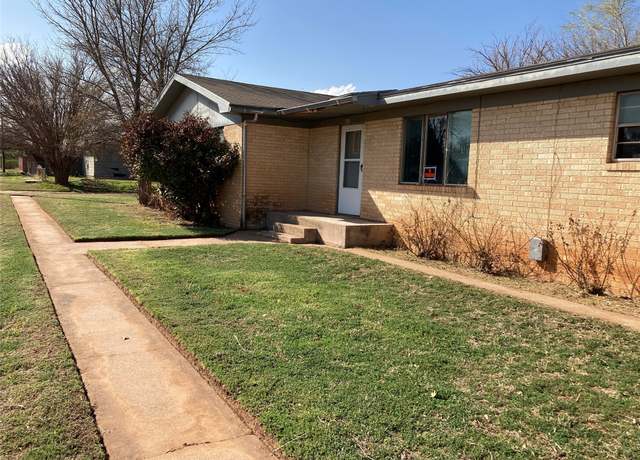 Property at 1320 Moody St, Paducah, TX 79248, 4 beds, 2 baths