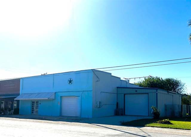 Property at 316 S Main St, Seadrift, TX 77983, 3 beds, 2 baths