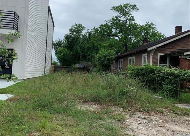 Property at 2405 Saint Charles St, Houston, TX 77004