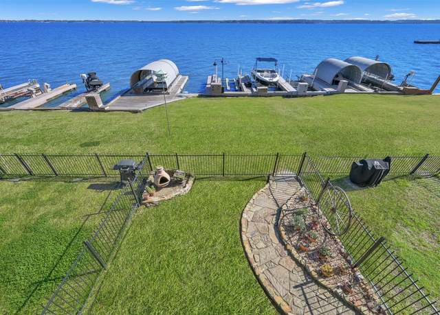 Property at 15 Regency Pt, Conroe, TX 77356, 3 beds, 2.5 baths