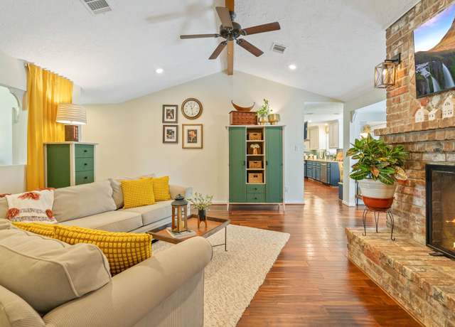 Property at 6318 Leaf Arbor Dr, Houston, TX 77092, 4 beds, 3 baths