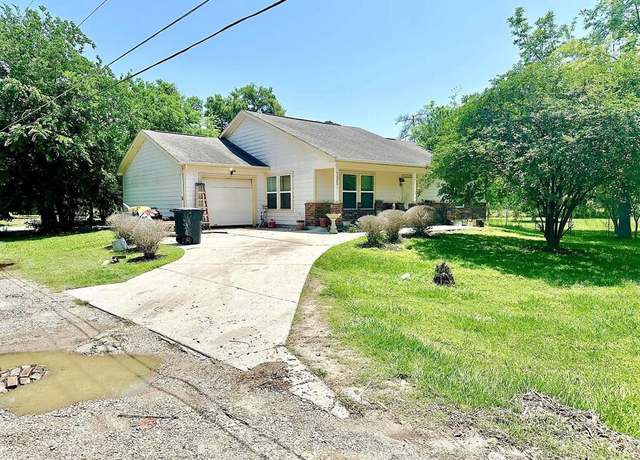 Property at 5220 Bayou Blvd, Baytown, TX 77521, 3 beds, 2 baths