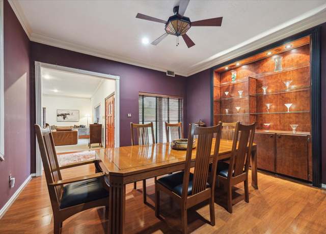 Property at 1112 Jackson Blvd, Houston, TX 77006, 4 beds, 4.5 baths
