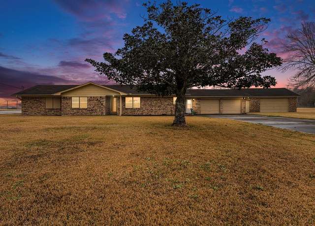 Property at 5725 Highland Rd, Santa Fe, TX 77517, 3 beds, 2.5 baths