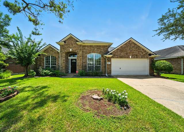 Property at 11610 Waterwood Ct, Pearland, TX 77584, 3 beds, 2.5 baths