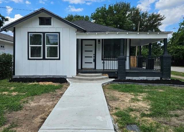 Property at 3241 Reeves St, Houston, TX 77004, 3 beds, 2 baths