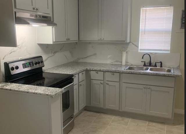 Property at 2312 Martin Luther King St, Kirbyville, TX 75956, 3 beds, 1 bath